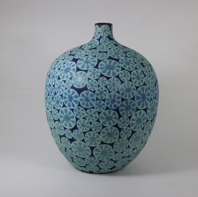 Medium Vases