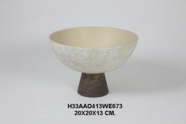 Tray with pedestal
