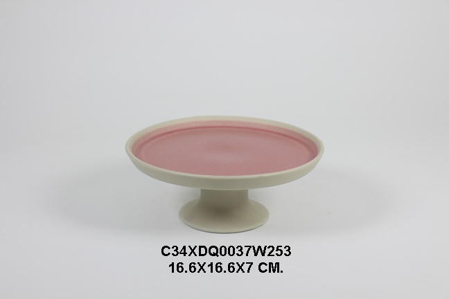 Tray with pedestal