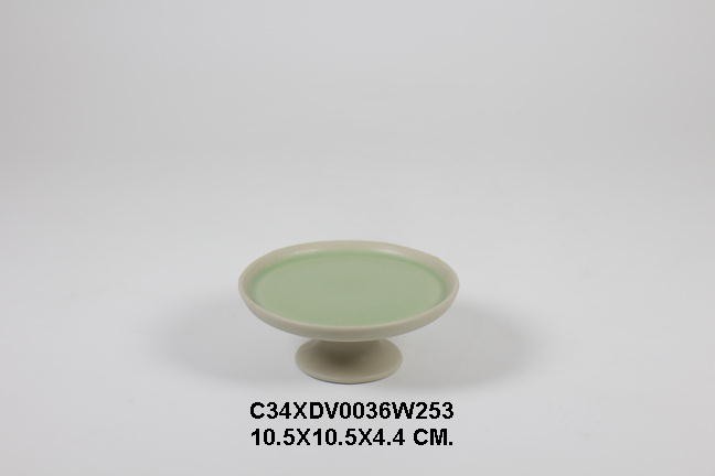 Tray with pedestal