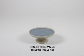 Tray with pedestal