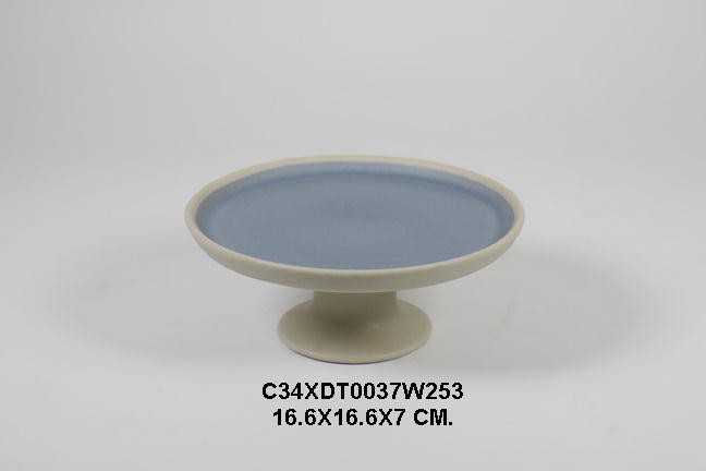 Tray with pedestal