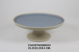 Tray with pedestal