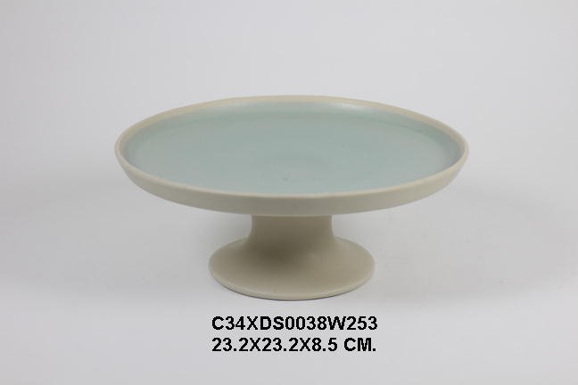 Tray with pedestal