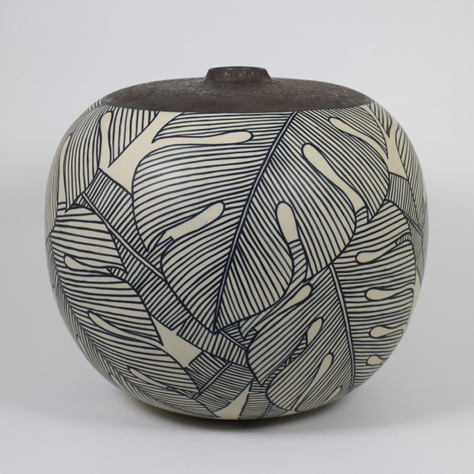Medium Vases