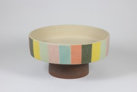 Tray with pedestal