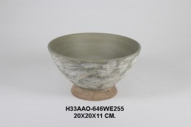 Tray with pedestal