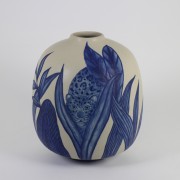 Medium Vases