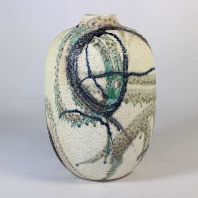 Medium Vases