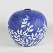 Medium Vases