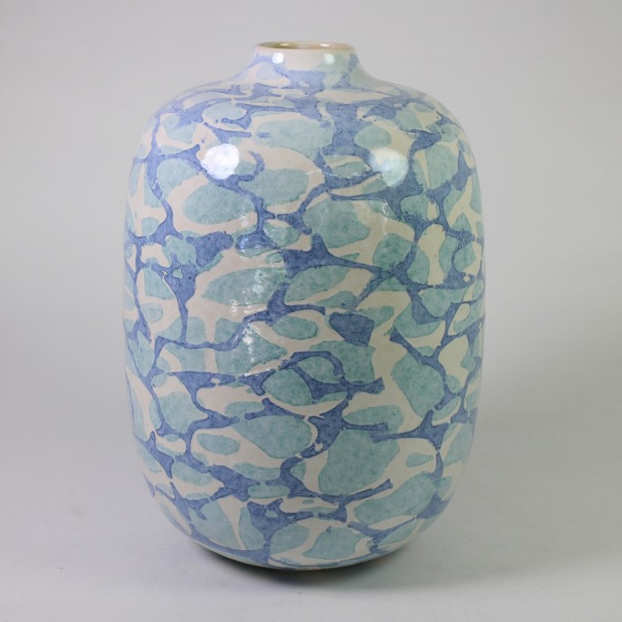 Medium Vases