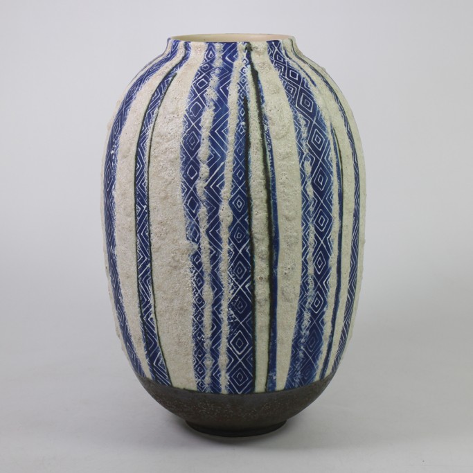 Medium Vases