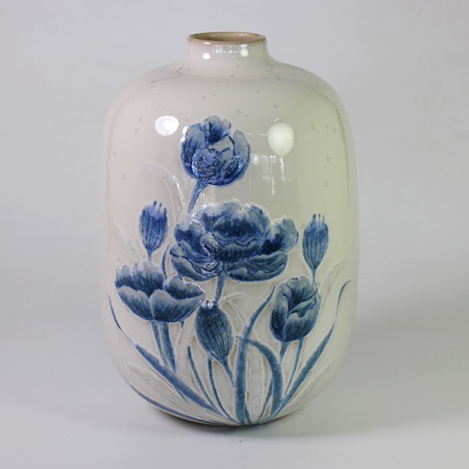 Medium Vases