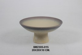 Tray with pedestal