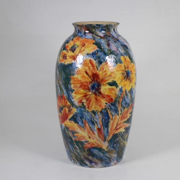 Medium Vases