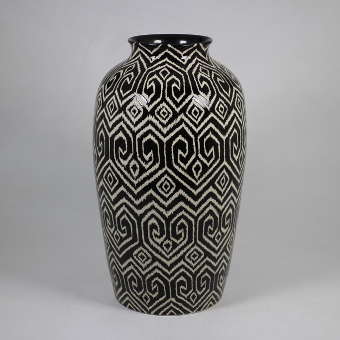 Medium Vases