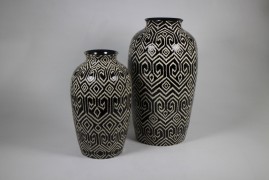 Medium Vases