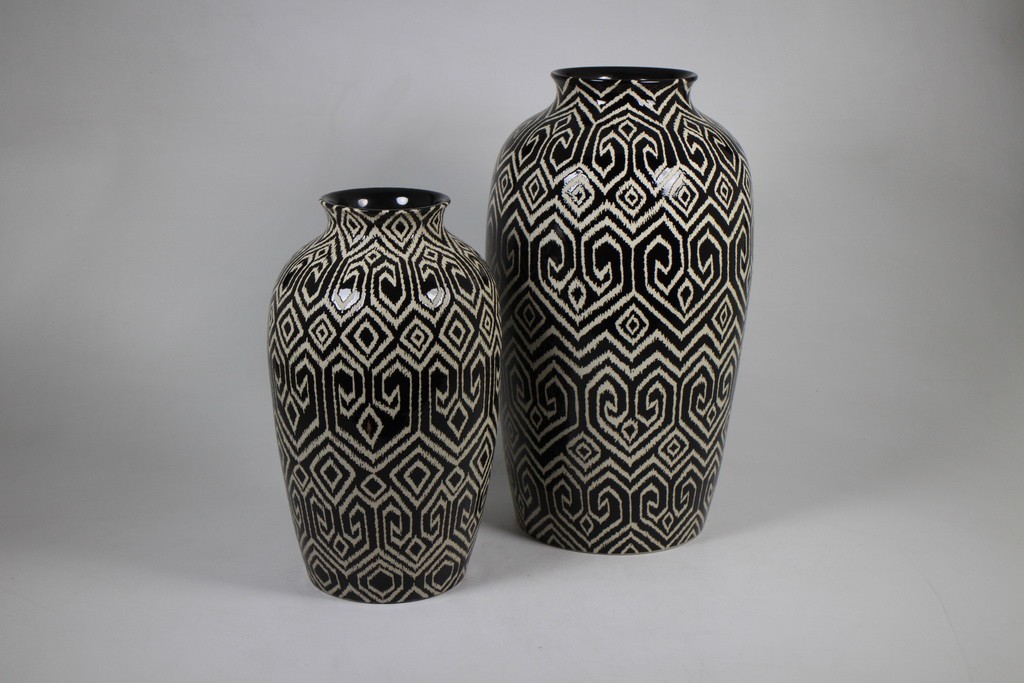 Medium Vases
