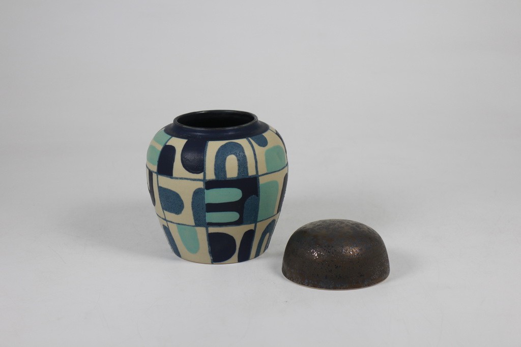 Jar with lid