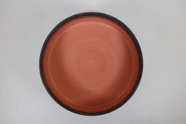 Tray with pedestal