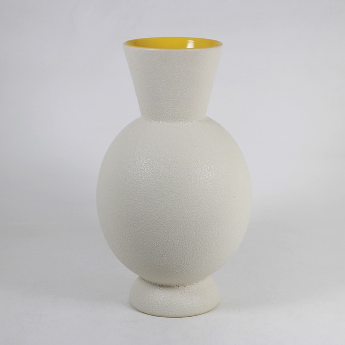 Medium Vases
