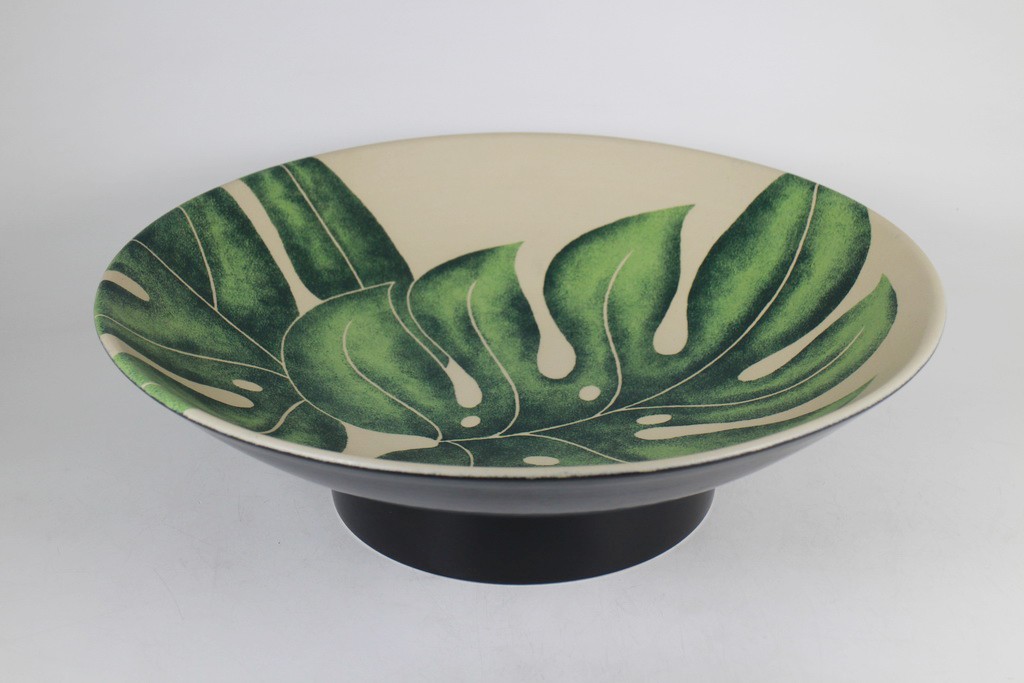 Tray with pedestal