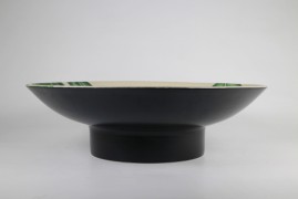 Tray with pedestal