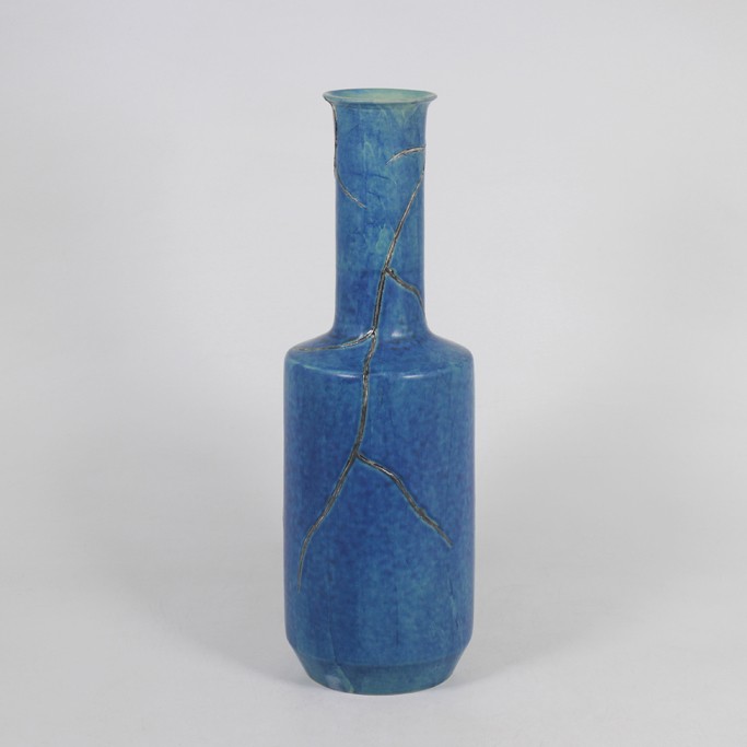 Medium Vases