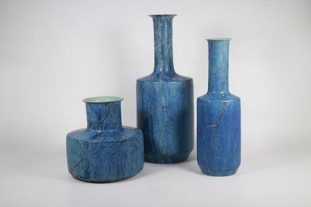 Medium Vases