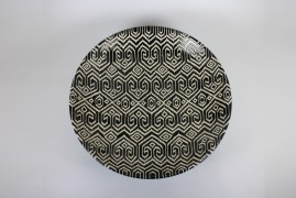 Tray with pedestal