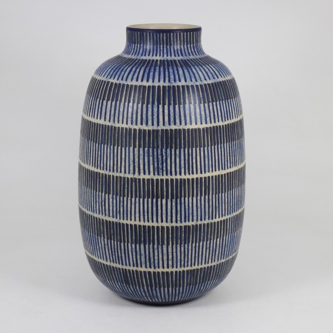 Medium Vases