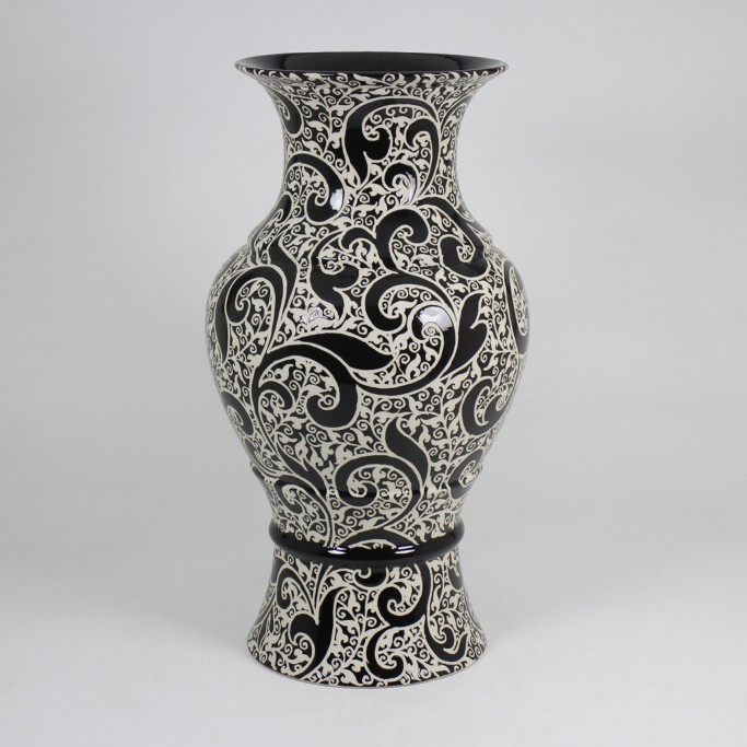 Medium Vases