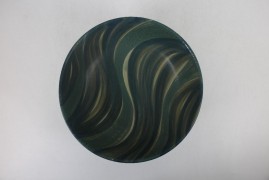 Tray with pedestal