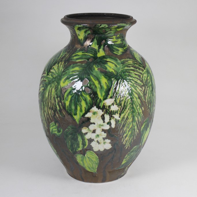 Medium Vases