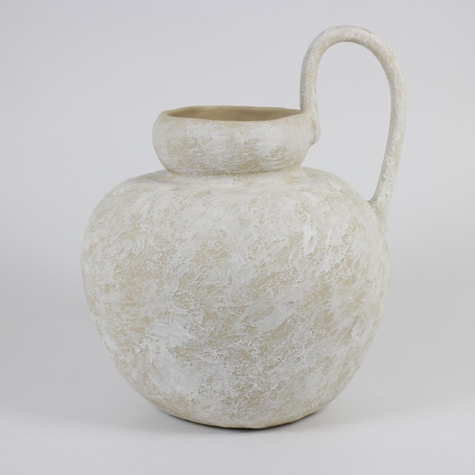 Medium Vases