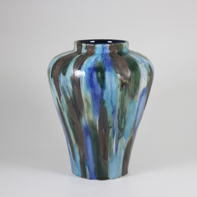 Medium Vases