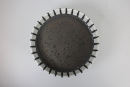 Tray with pedestal