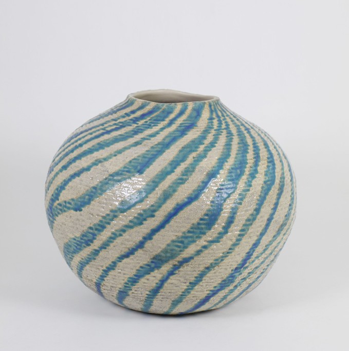 Medium Vases