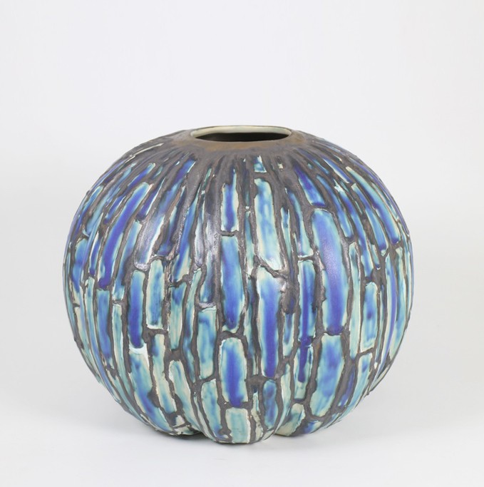 Medium Vases