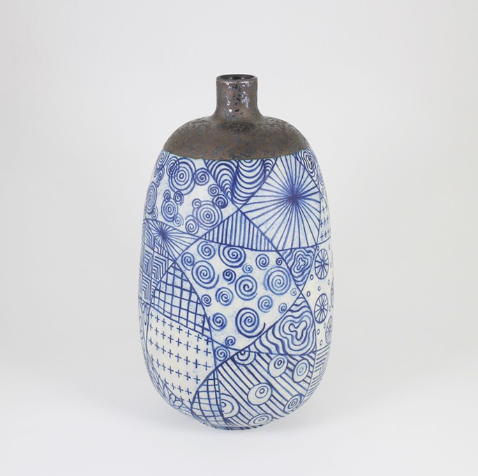 Medium Vases